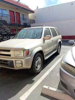 1999 Infiniti QX4