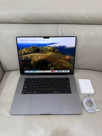 MacBook Pro 16-inch (2023, M2 Max Chip, 96GB, 8TB SSD)