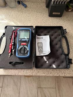 REED R5600 Insulation Tester