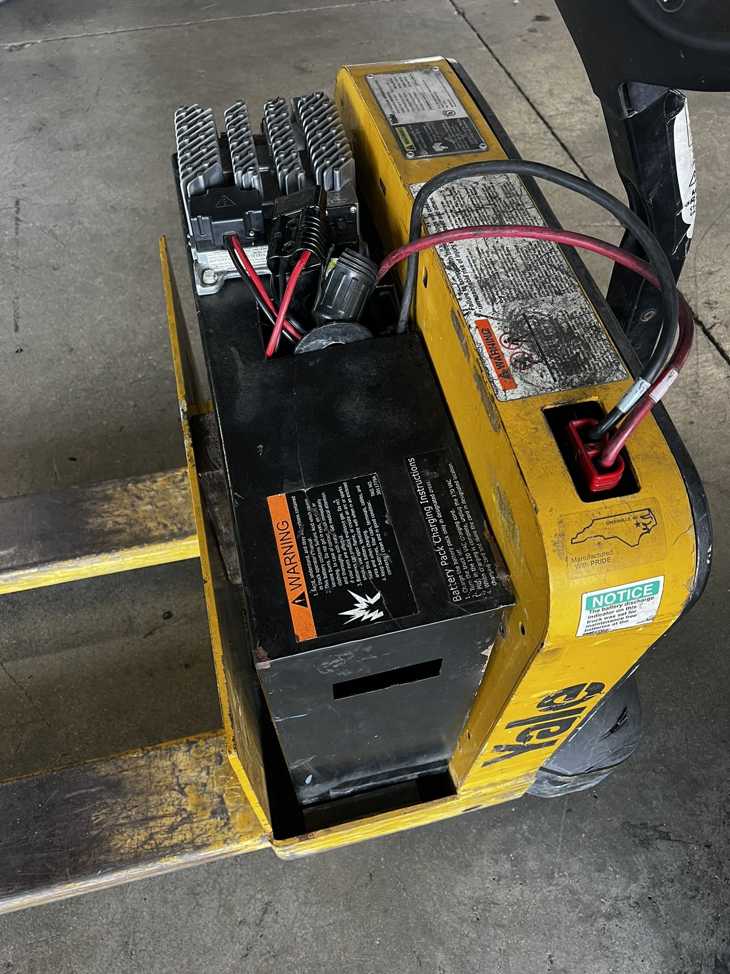 Yale Electric Pallet Jack for Sale in Westview, FL OfferUp