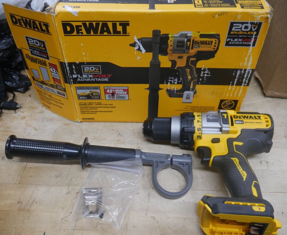 DeWalt DCD999 20V Max XR Brushless Flex Volt Cordless 1/2 Hammer Drill -OPEN BOX, BOX WAS OPEN FOR INSPECTION.