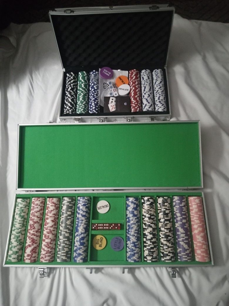Poker Chip Sets In Case 2 Sets