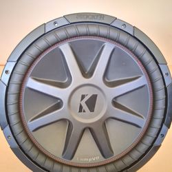 15" Subwoofer Kicker Like New  Used Box 