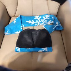 Childs Hat And Scarf.
