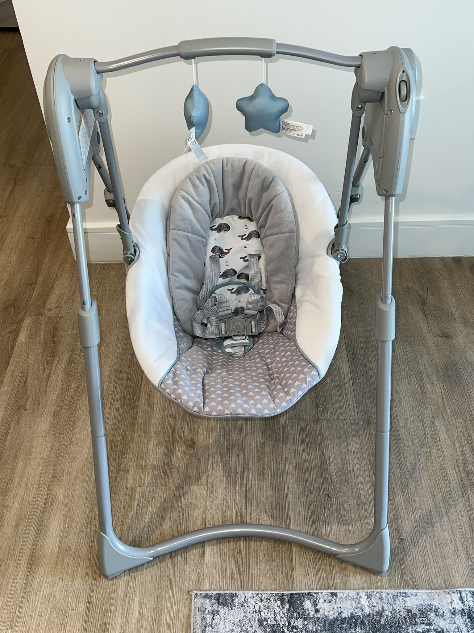 Graco Slim Spaces Compact Baby Swing - Humphry
