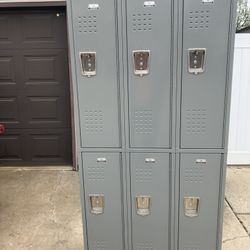 Security storage lockers