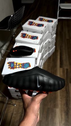 Nike Mind Slides Size 8