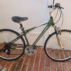 GT Nomad Hybrid Bike Size Small 