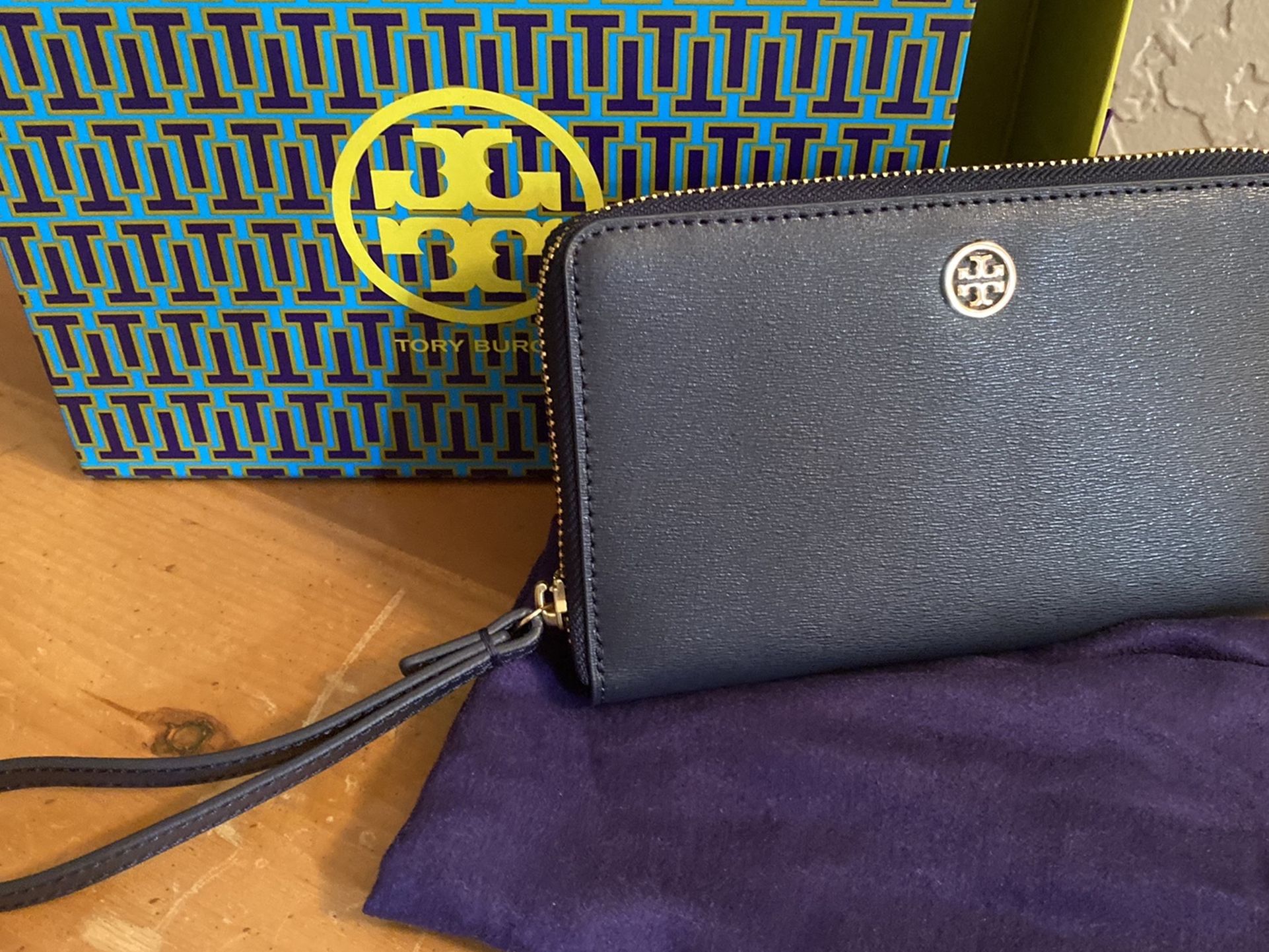 Tory Burch Wallet / Wristlet 