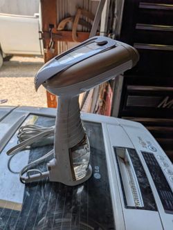 HANDHELD STEAMER