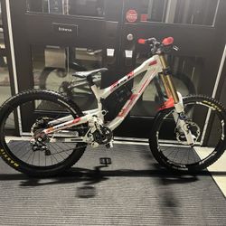 Intence 951 Downhill Bike