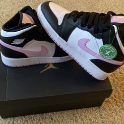 Jordan 1 mid Arctic Pink