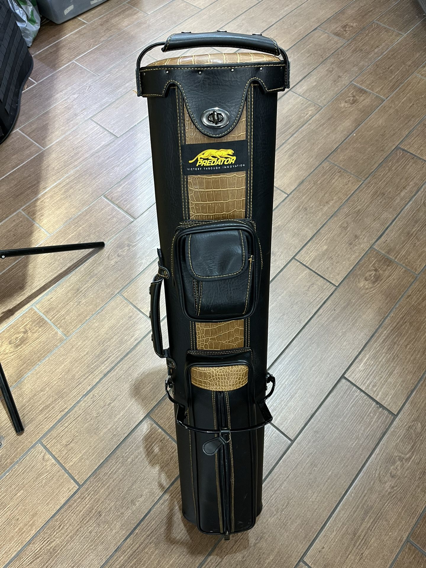 Predator Pool Stick Bag