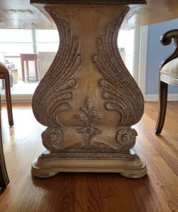 Fleur De Lis Dining Base