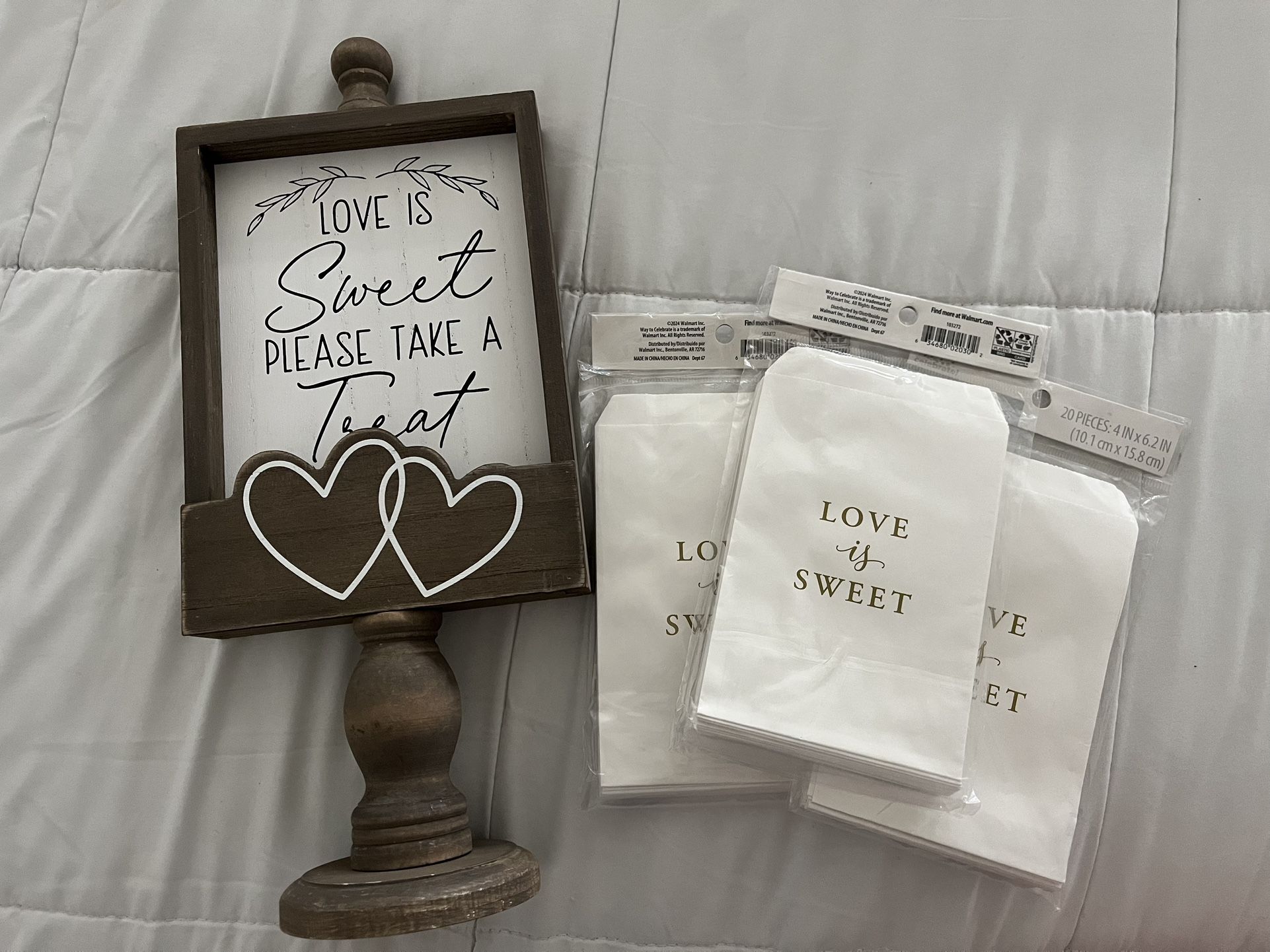 Wedding Decor - Dessert Sign & Treat Bags 