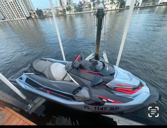 Sea-Doo RXT-X 300 – 2018 High-Performance Jet Ski