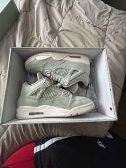 Air Jordan 4 Retro Sneakers