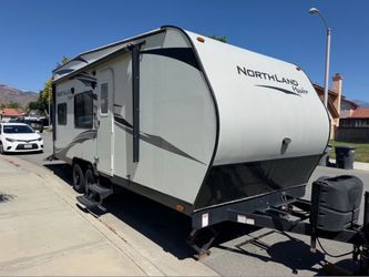 2017 Toy hauler 1500 towable! 14ft garage+generator