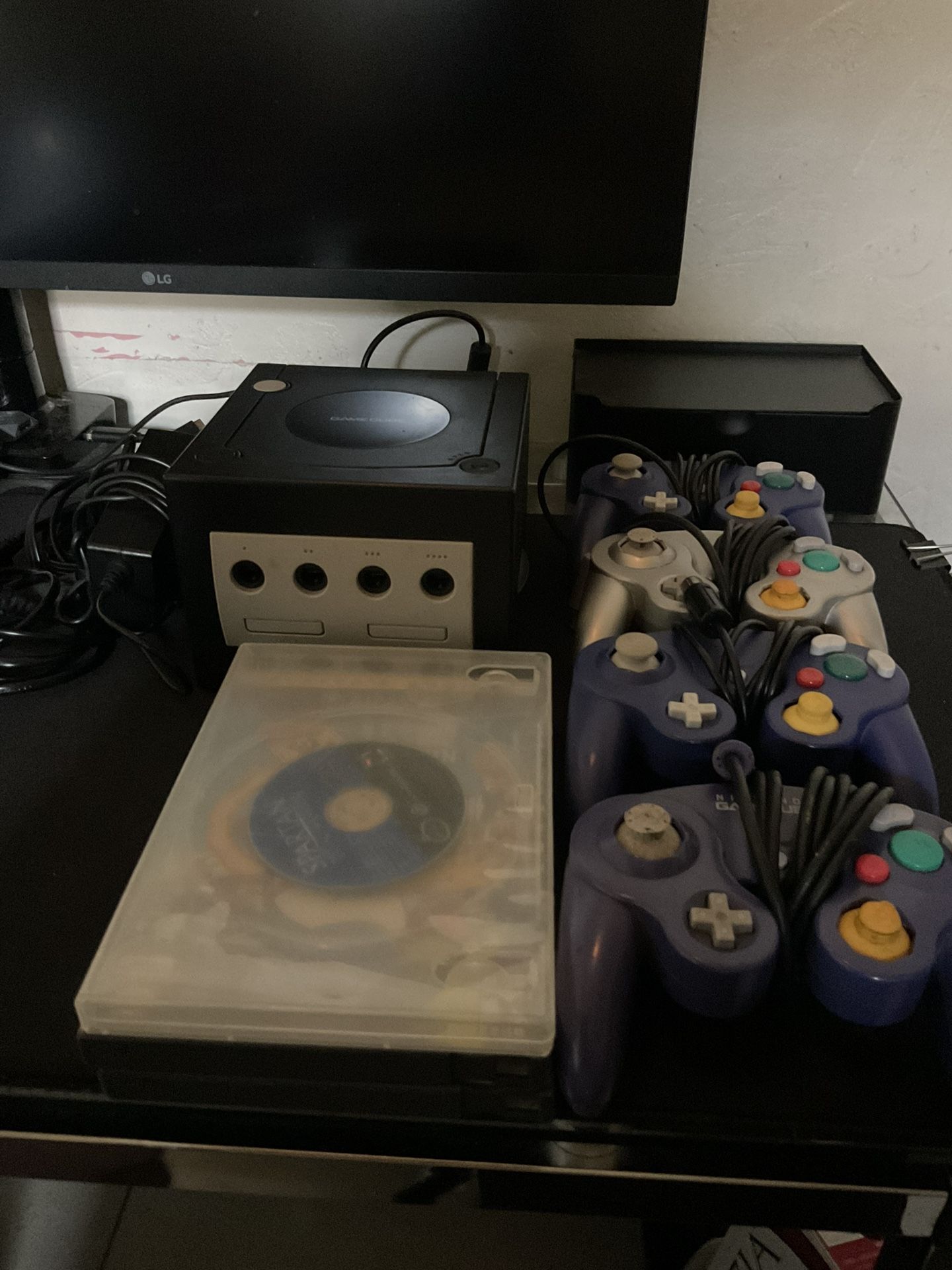 Nintendo GameCube With 4 Controllers And 4 Games 