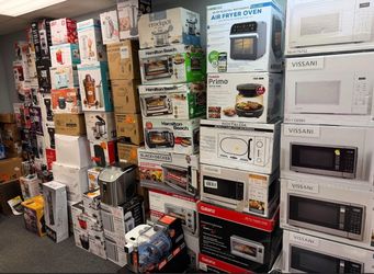 Kitchen Appliances Lot - Microwaves, Air Fryers, Toaster Ovens & More