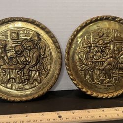 Set of 2  Vtg.  Peerage Brass. Wall Plates . “Tavern “ PUB Scene. 6.5” England.