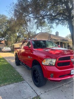 2017 ram 1500 v8 5.7  $$ 9300