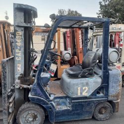 HOT FORKLIFT SALE!! WARRANTY INCLUDED!!