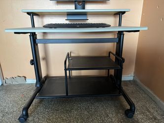 36 x 21 x 32in Computer Desk Very Sturdy Metal And Plastic Material 
