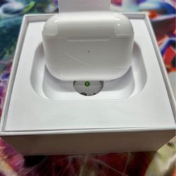 AirPods Pro 2 with MagSafe Charging Case (USB-‍C)