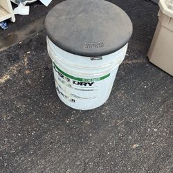 5 Gallon Bucket With Cushioned SEAT Lid