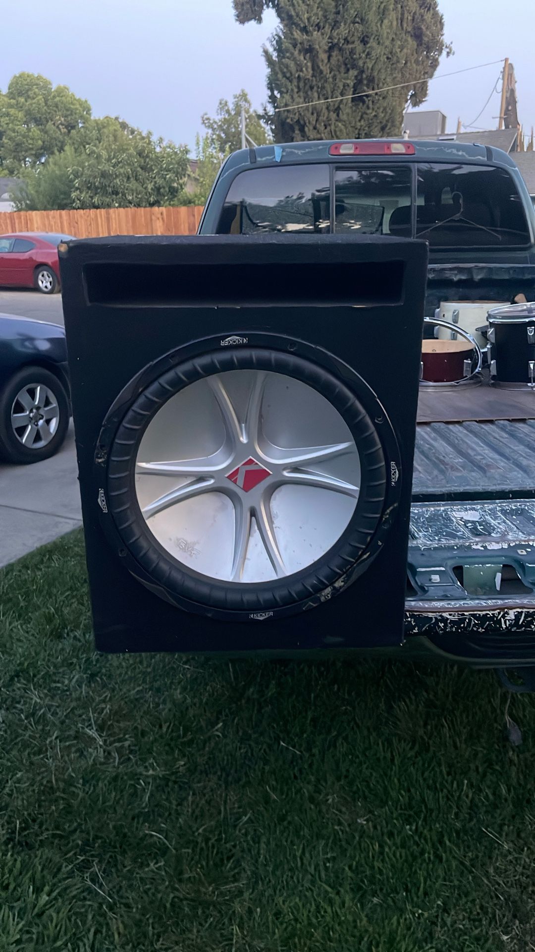 Subwoofer Kicker 15 Inchs In Box