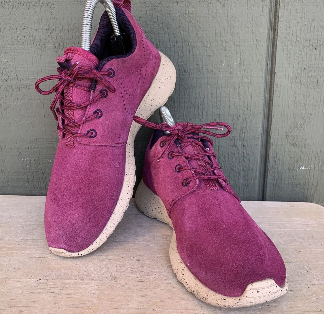 Nike Pink Suede Womens Sz 6.5 Roshe Run Sneakers Shoes 616747-600