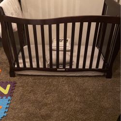 Baby Crib With Mattress 