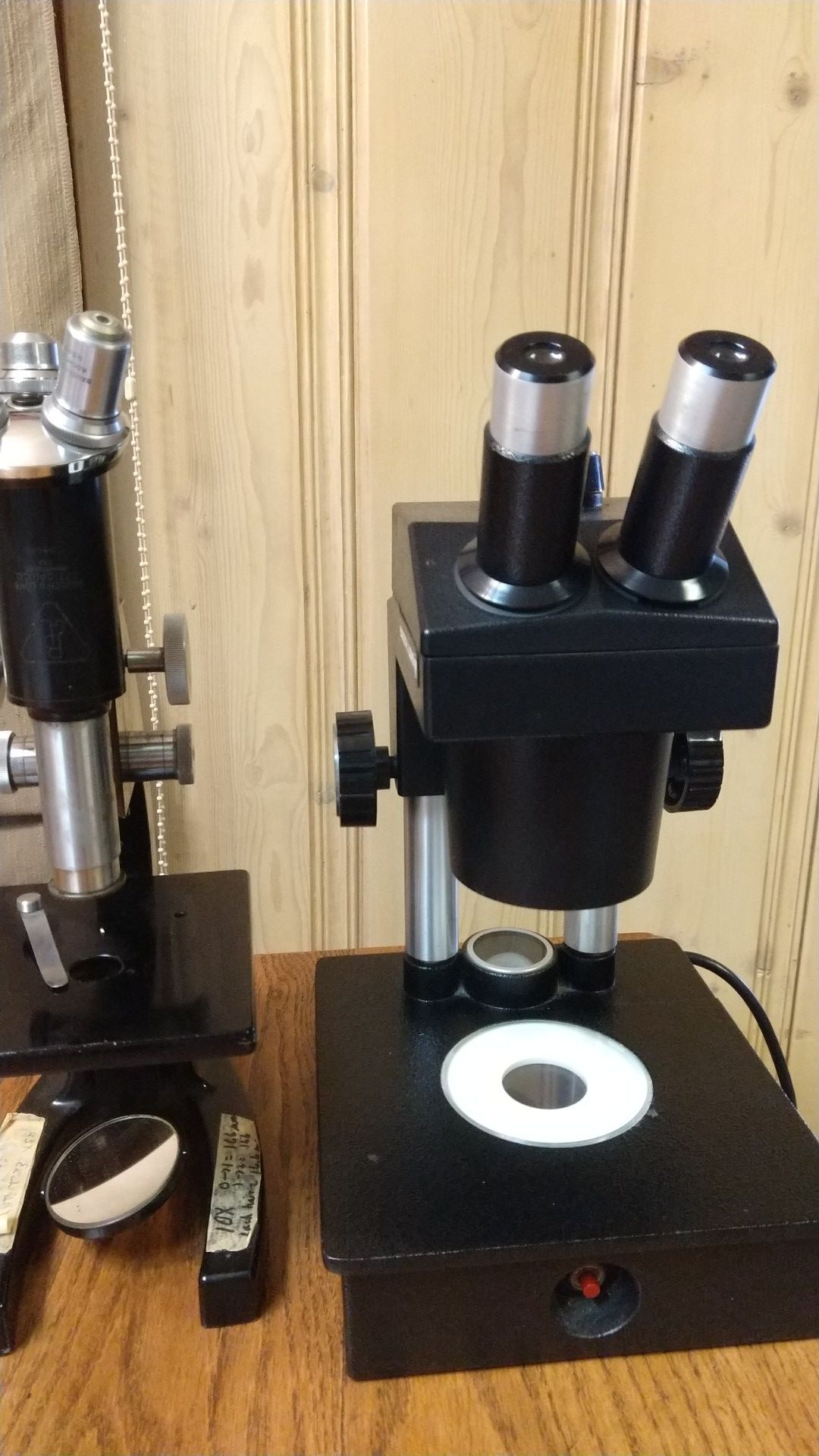 2 Microscopes