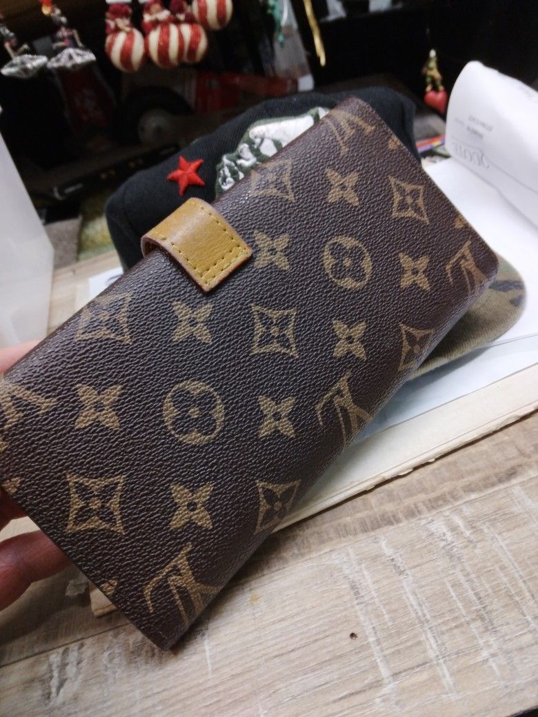 Louis Vuitton Neo Eole 65 for Sale in Corona, CA - OfferUp