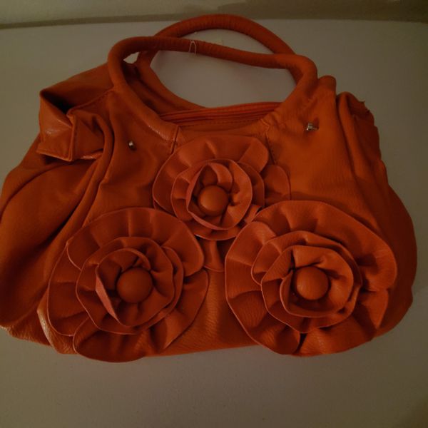Beautiful Large Orange Handbag for Sale in Menifee, CA - OfferUp