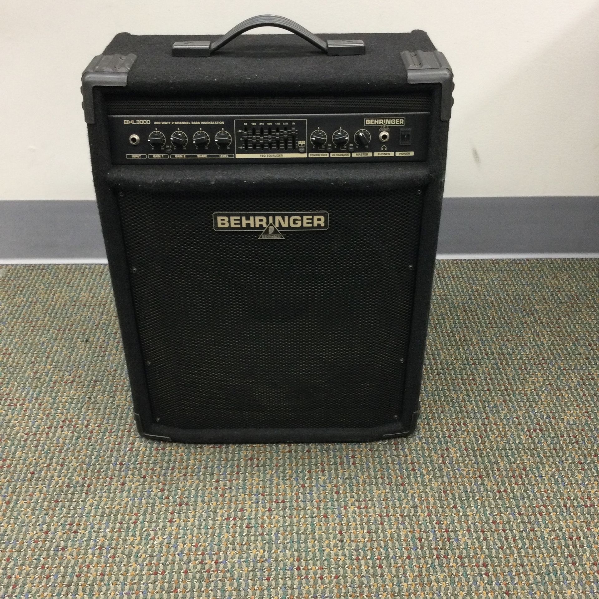 Behringer Ultra bass BXL3000