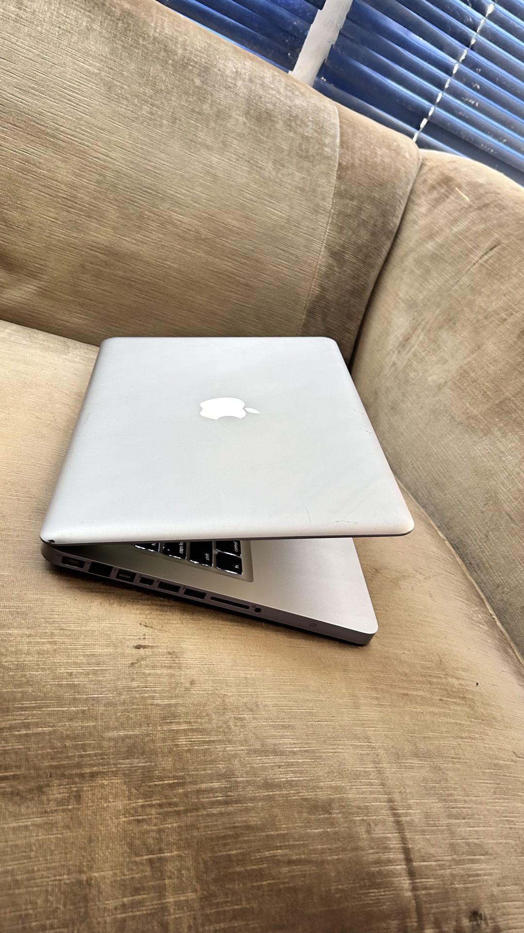 Apple MacBook Pro 13” I5/8GB/256GB SSD $140