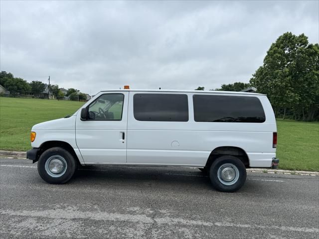 2004 Ford E-350 Super Duty