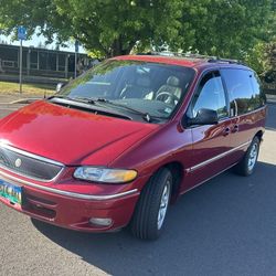 1996 Chrysler Town & Country