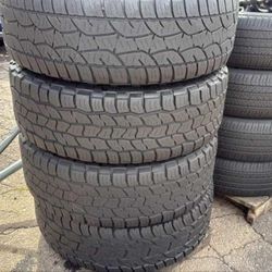 275 70 18 Cooper Discovery Set of 4 Used Just Like New