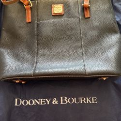 Hang Bag Dooney Bourne