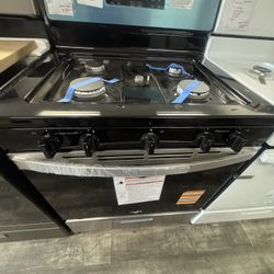 Whirlpool 30” Freestanding Range New 