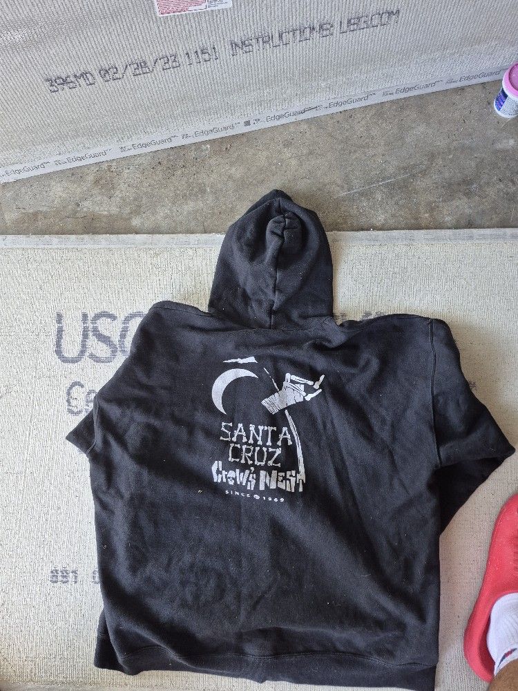 Black Santa Cruz Zipup Hoodie Size XL