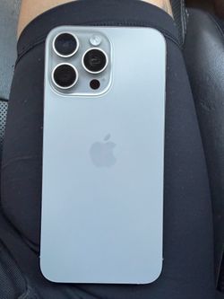 iPhone 15 Pro Max-READ DESCRIPTION