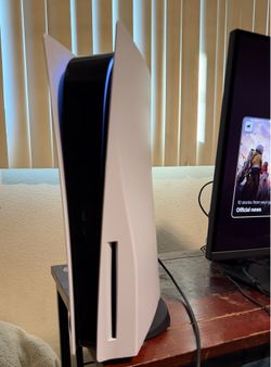 Original base ps5 disc version with spider man 2 and one controller.