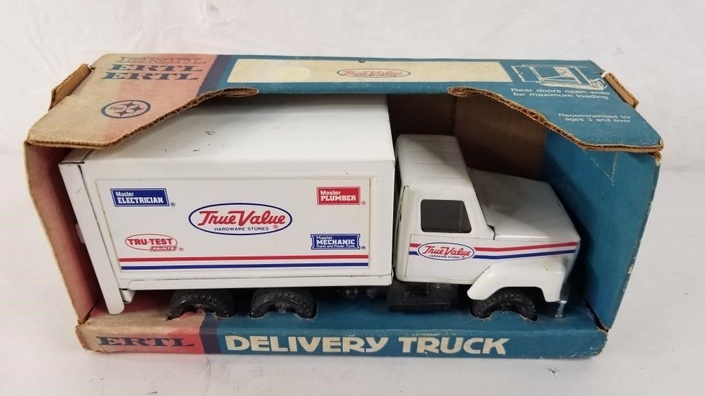 ERTL True Value Hardware Stores Delivery Truck 1/24