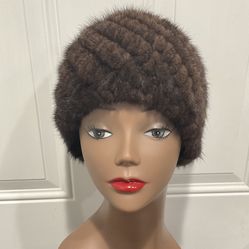NWT Women’s Brown Winter Genuine Mink Fur Knitted Lined Hat