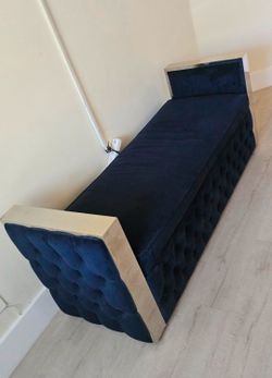 Bench / Ottoman