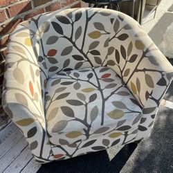 Free Chair. Please Pick Up In Edmonds